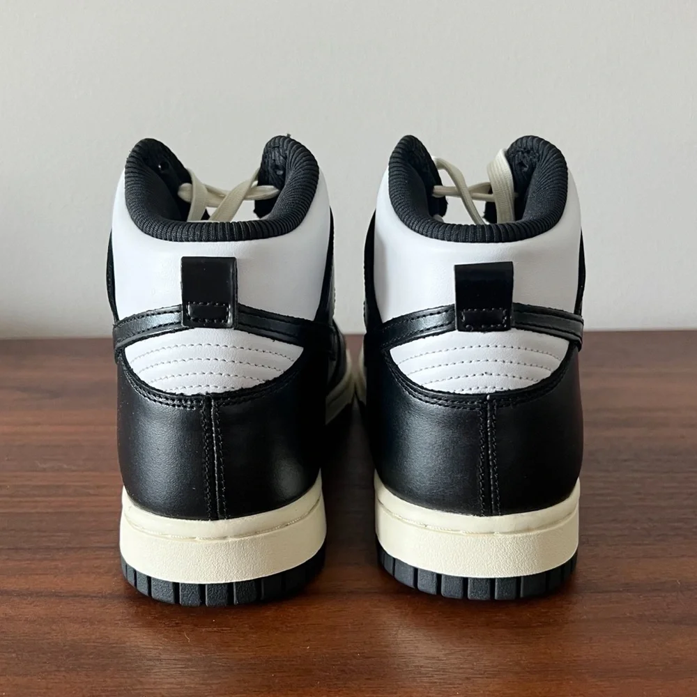 Nike Dunk High Women’s Size 8 Vintage‎ White/Black Coconut Milk DQ8581-100